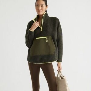 Tuckernuck sport Cady green fleece 1/4 zip M/L